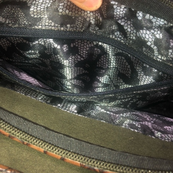 Messenger Style Purse army green suede with Leather accents - Picture 11 of 12